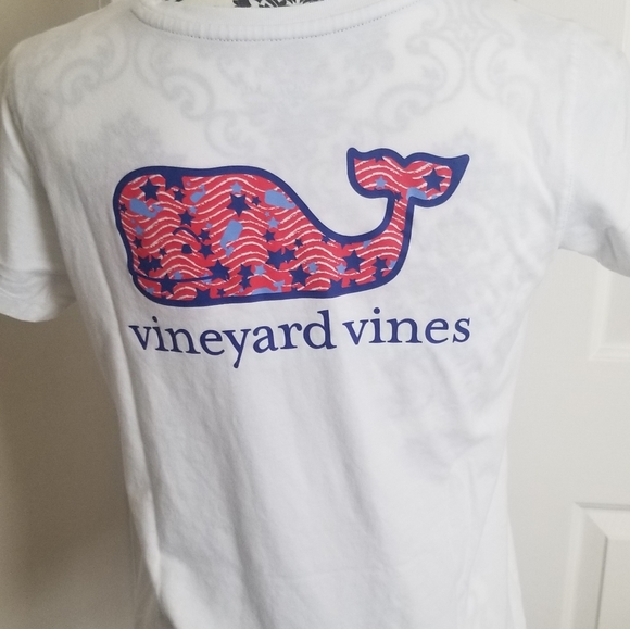 Used Vineyard Vines kids tee shirt - Picture 2 of 3